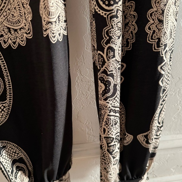 BOHO Strappy Jumpsuit Size Small. Gently used in excellent condition! - Picture 9 of 12